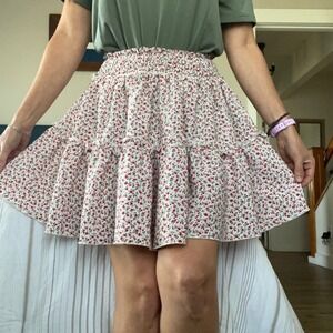 Floral Mini Skirt‎ sz Medium Red Smocked Ruffle Tiered Boho Cottagecore Festival